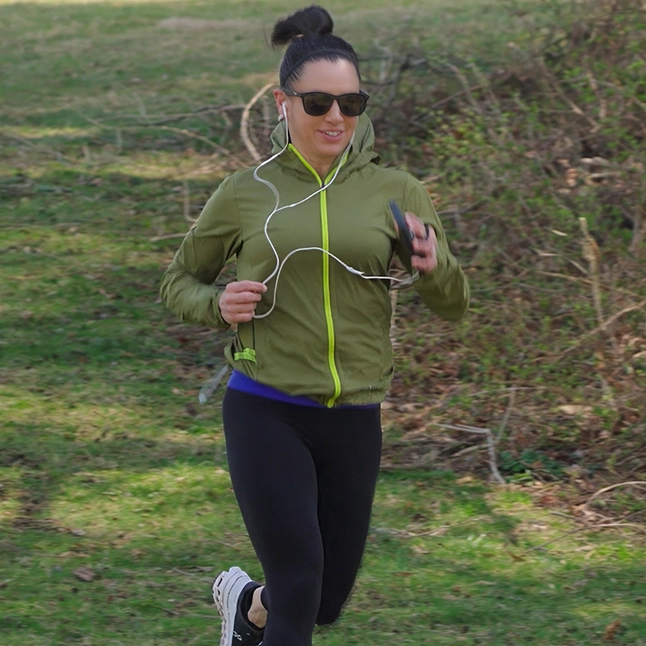 Angela, a patient advocate on Hizentra, going for a run